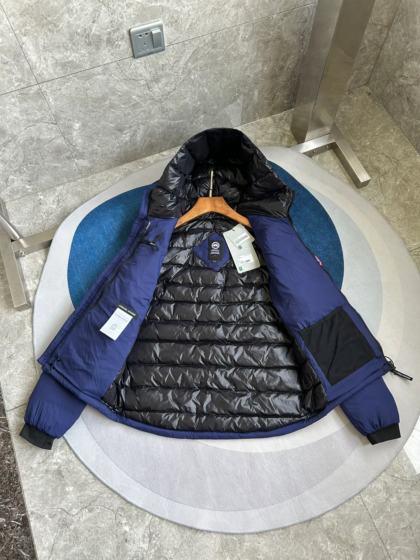 P860 5078M Lodge men's short hooded lightweight style. Color: dark blue. Sizes: S M L XL XXL.